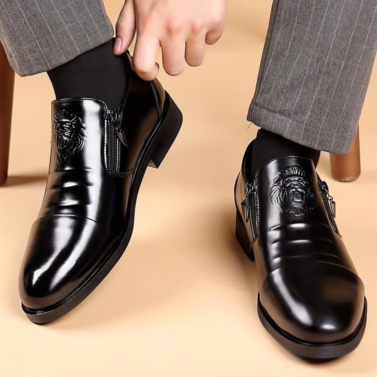 💥👞【Nový produkt】🔥【39-48】Pánské kožené boty s potiskem lva – elegantní, módní, dokonale ukazující váš jedinečný styl